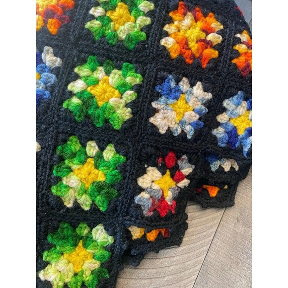 Crochet granny square vintage flower blanket - Picture 2 of 7